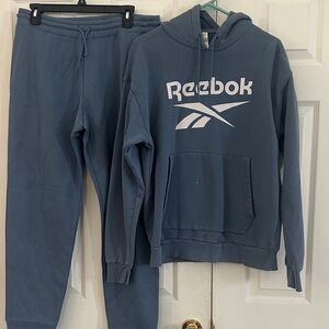 Reebok Women’s Blue Sweatpants and Hoodie! Size Large *READ